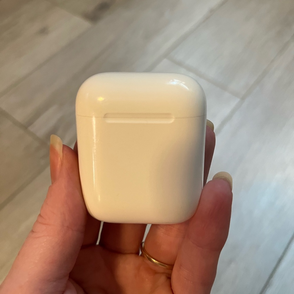 Apple White Earbud Headphones